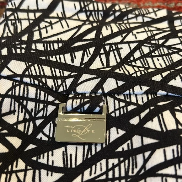 LISETTE Black and White Patterned Women's Pull-on Pencil Skirt -Size 6. - Picture 9 of 12